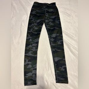 SO size small camo leggings